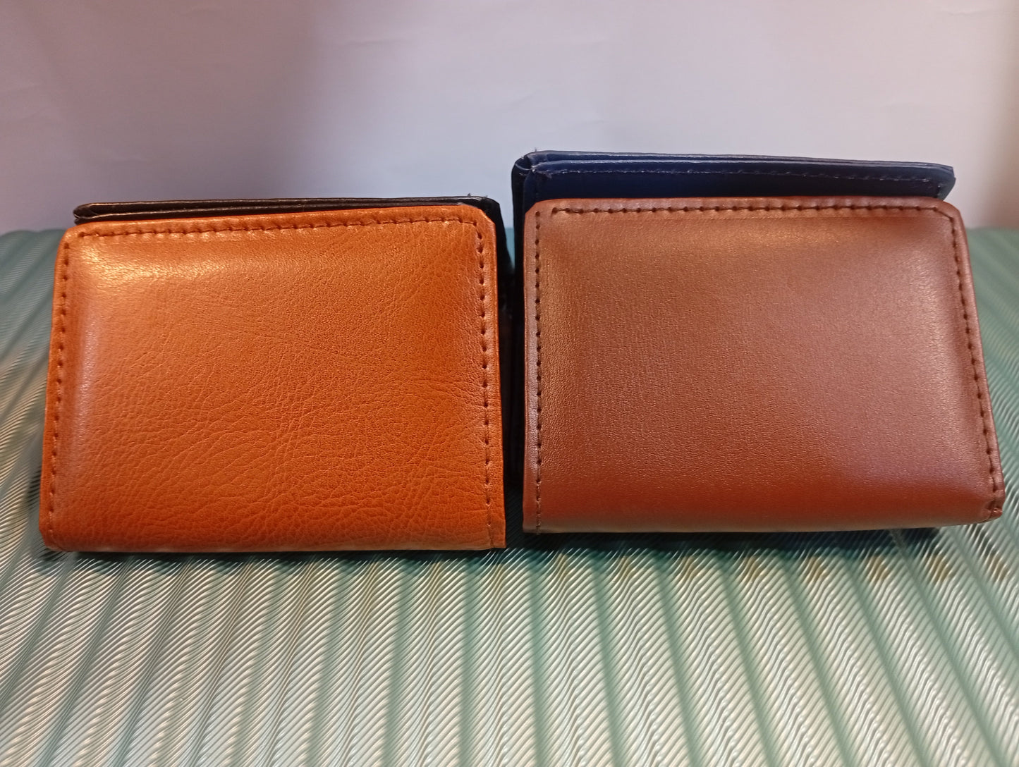 EliteFold – Minimalist Leather Card Wallet (6 Card Slots + 2 Cash Pockets)