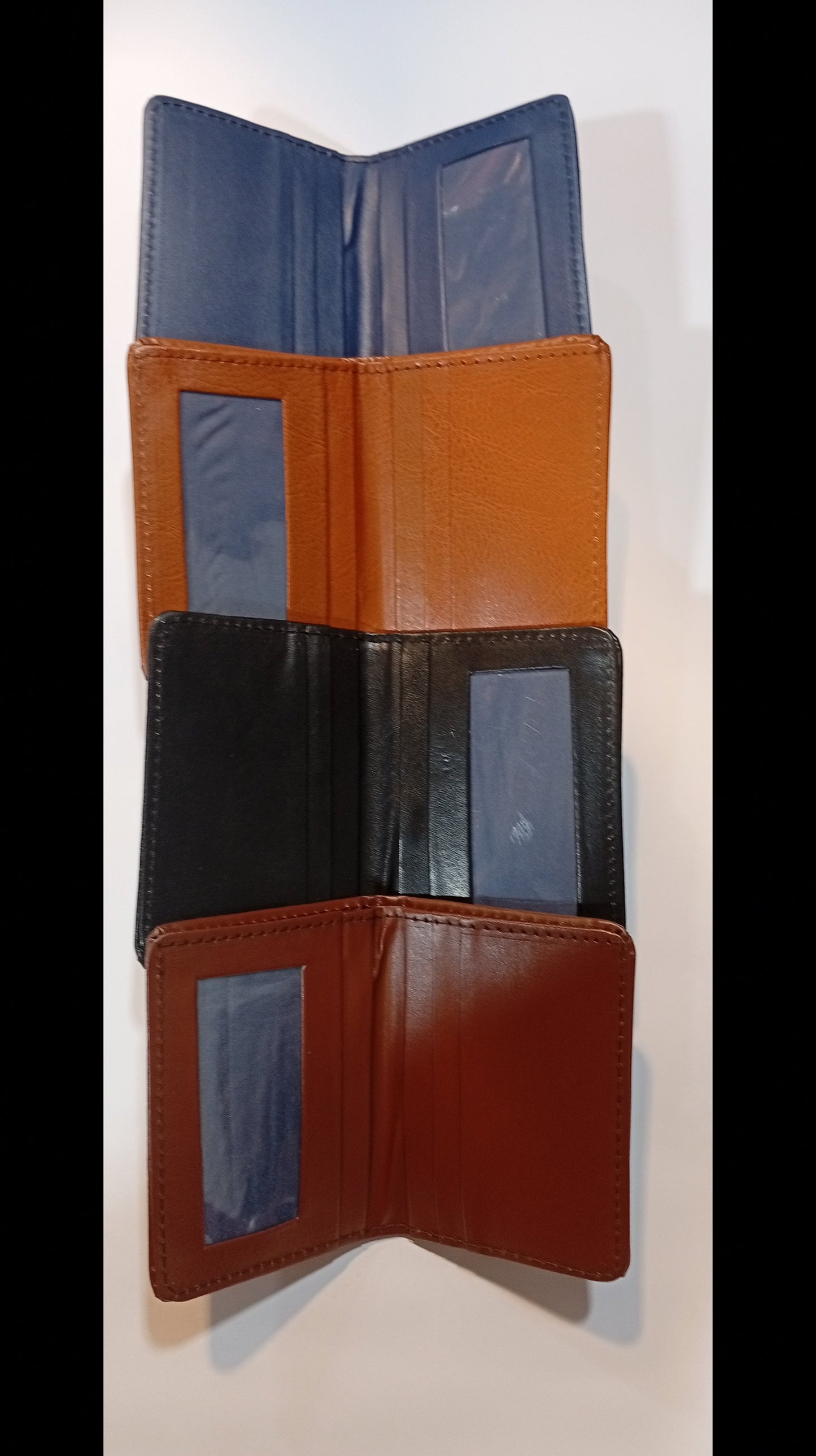 EliteFold – Minimalist Leather Card Wallet (6 Card Slots + 2 Cash Pockets)